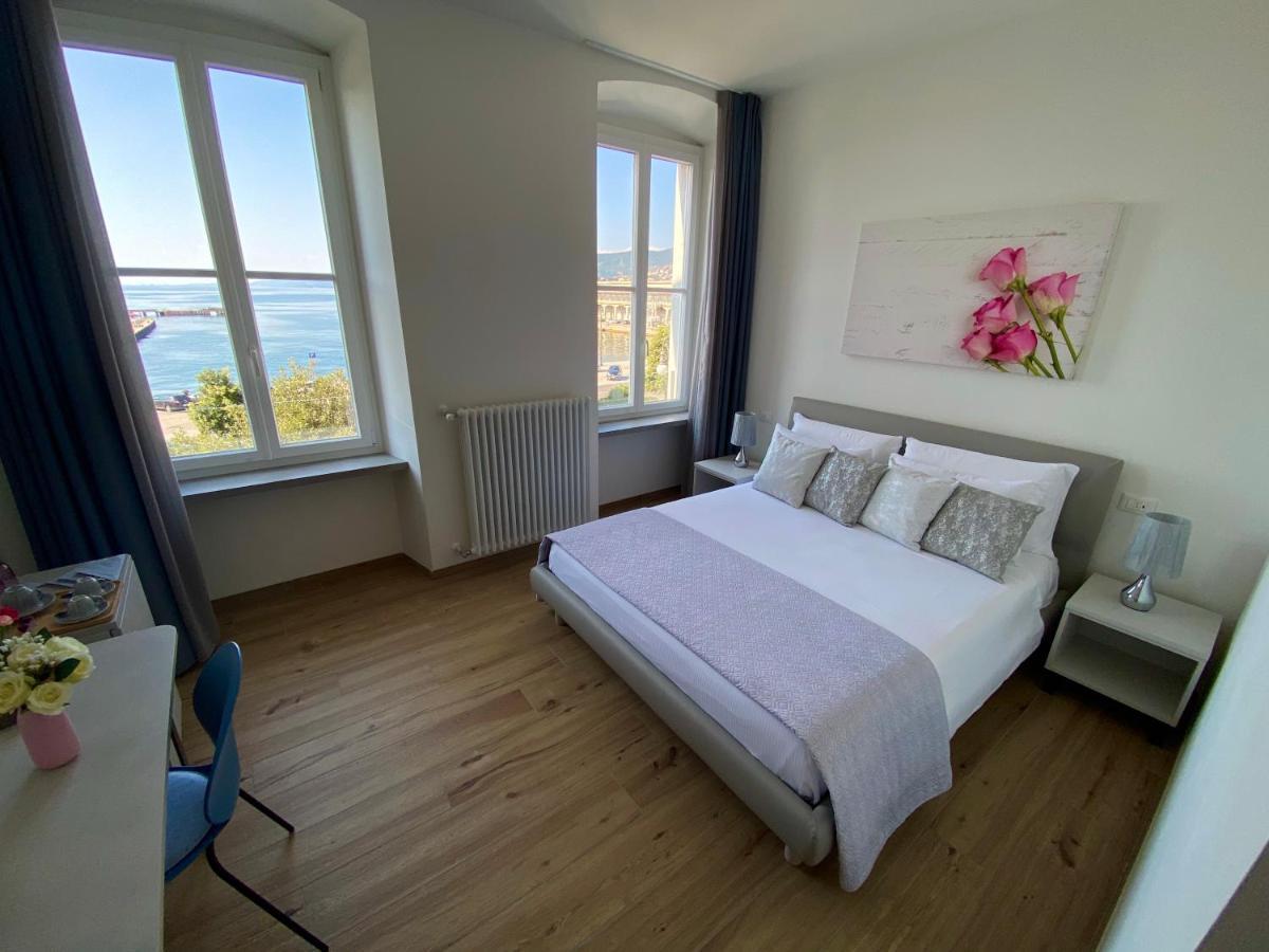 Five Flowers Guest House Триест Экстерьер фото