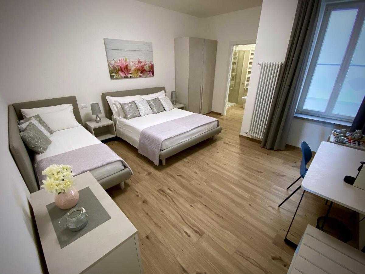 Five Flowers Guest House Триест Экстерьер фото